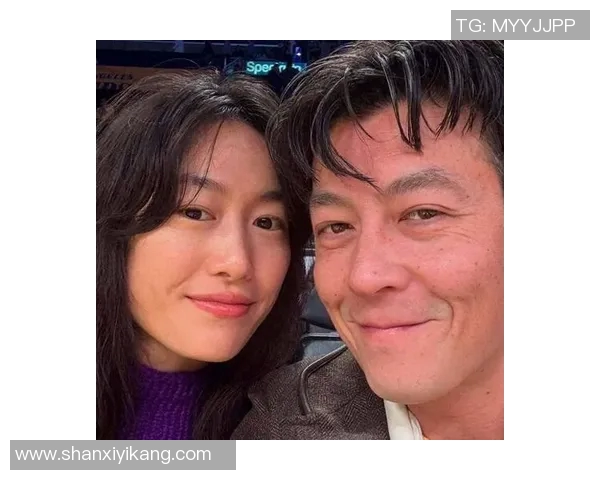 足球明星与妻子的甜蜜日常生活揭秘与温馨瞬间分享