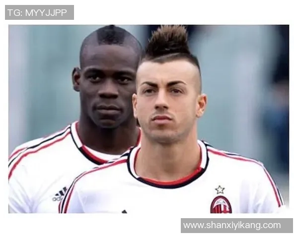 鸡冠头黑人足球明星的传奇人生与场上风采揭秘